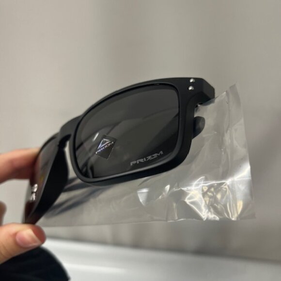 Oakley Holbrook Mix Prizm Grey Lens & Matte Black Frame OO9384-1857, Size Large - Picture 8 of 8